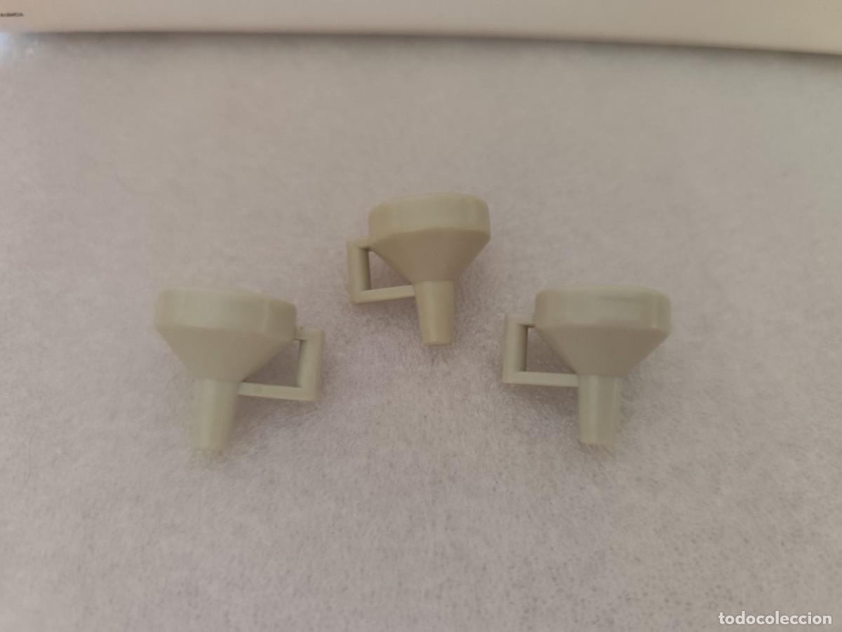 Playmobil: (A) 3 Embudos aceite gris taller Playmobil