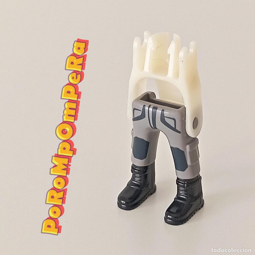 Playmobil: PLAYMOBIL pierna pantal&oacute;n gris bolsillos bota alta negra + esqueleto CUSTOM/COMPLETAR O1
