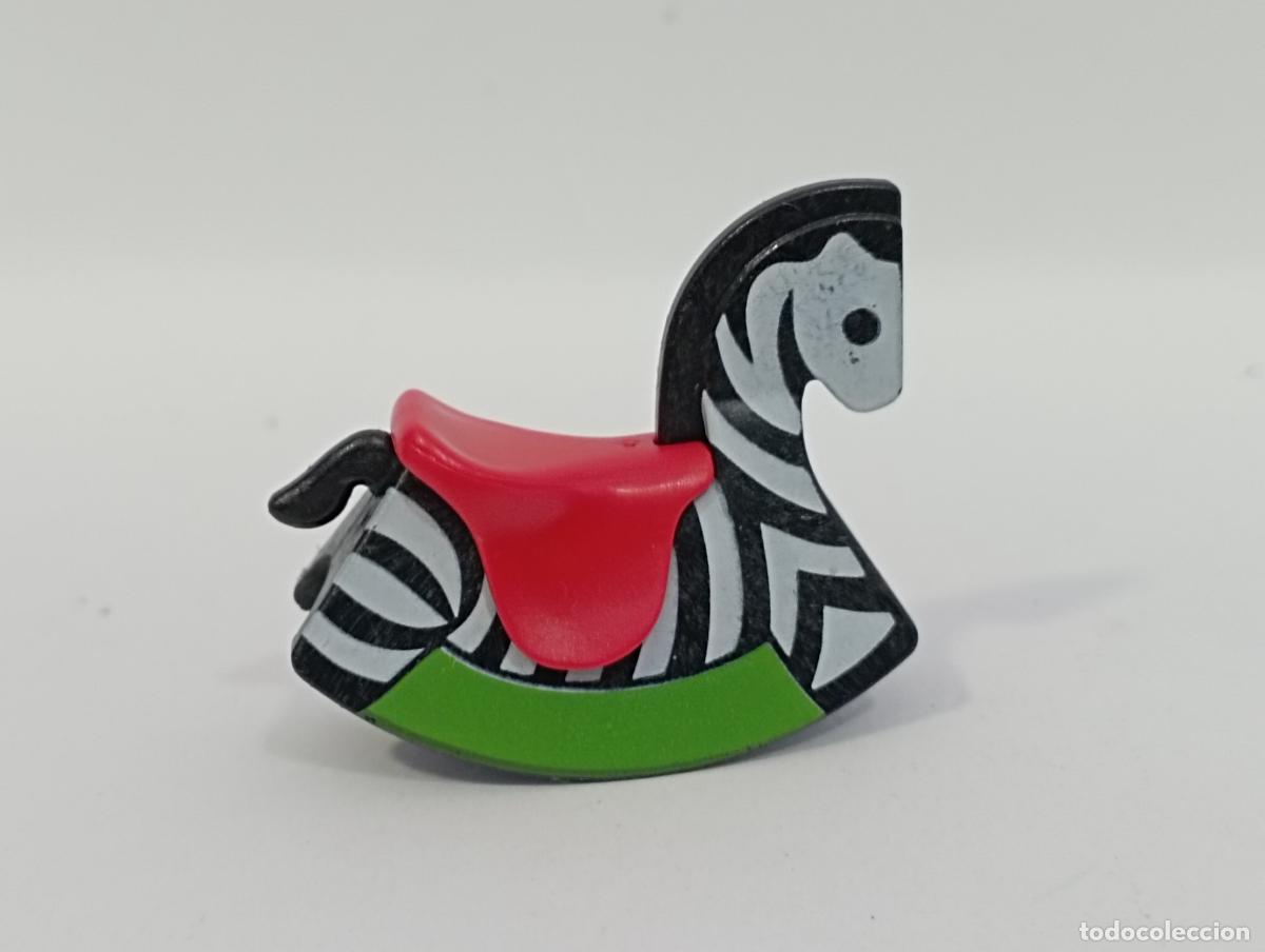 Playmobil: PLAYMOBIL CABALLO BALANCIN NI&Ntilde;O CASA VICTORIANA JARDIN NAVIDAD