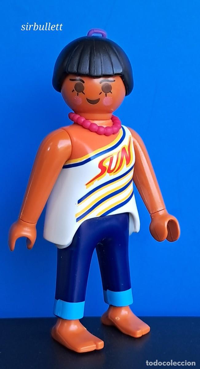 Playmobil: Figura mujer verano vacaciones Collar. Playmobil 3660. Pies descalzos.