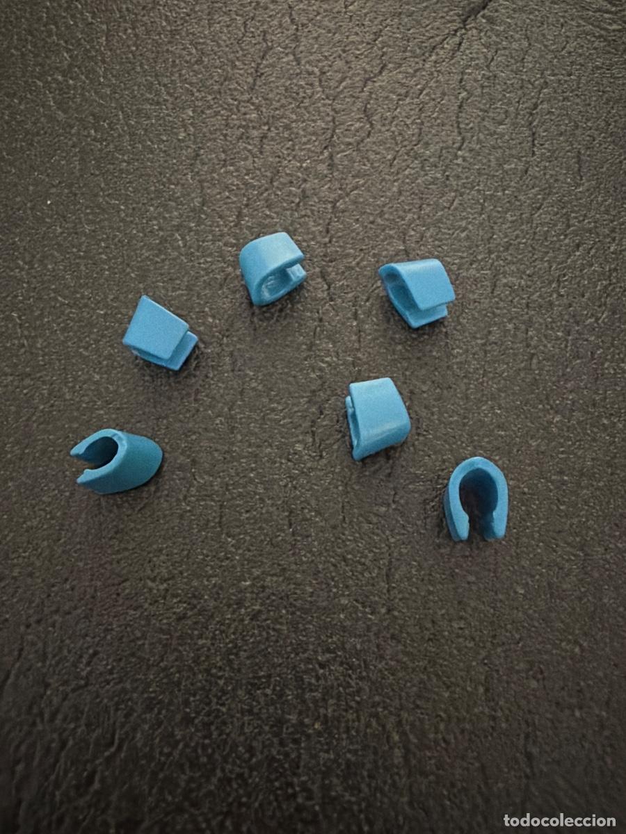 Playmobil: 6 pu&ntilde;os azules playmobil