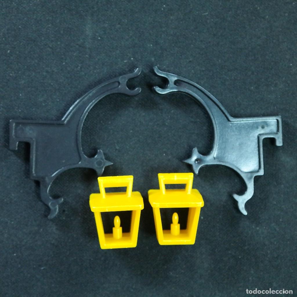 Playmobil: Playmobil dos soportes con faroles ☼