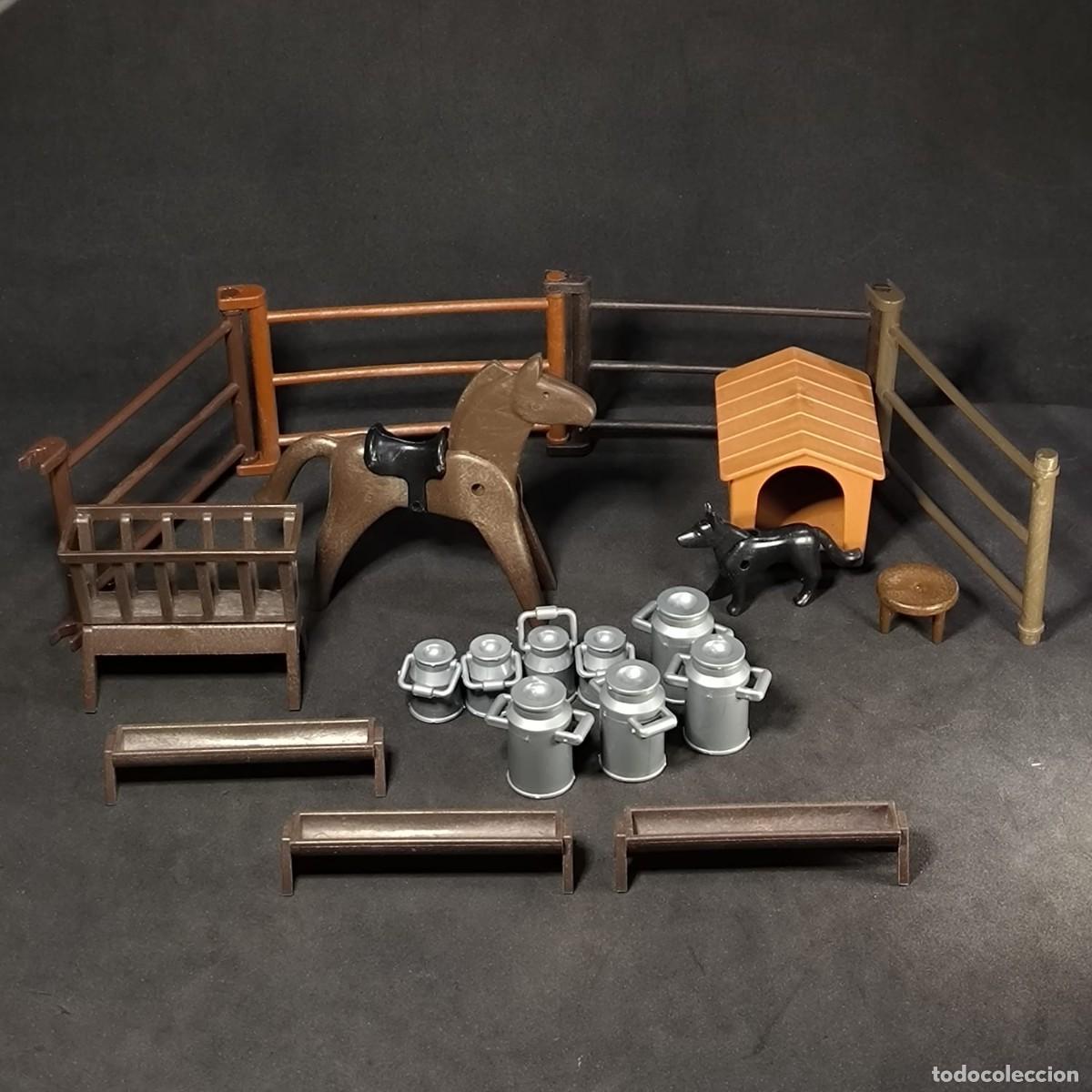 Playmobil: Playmobil cerco con caballo, perro y accesorios de granja☼