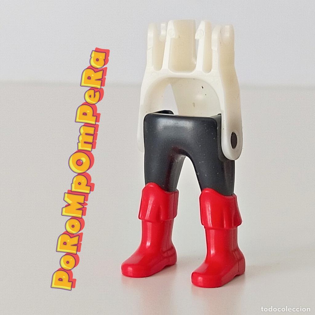 Playmobil: PLAYMOBIL pierna pantal&oacute;n negro bota alta flecos roja + esqueleto CUSTOM/COMPLETAR medieval O5