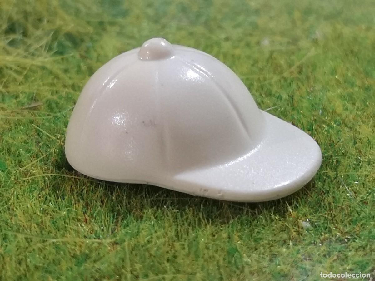Playmobil: Playmobil Gorra visera blanca h&iacute;pica establo Ram