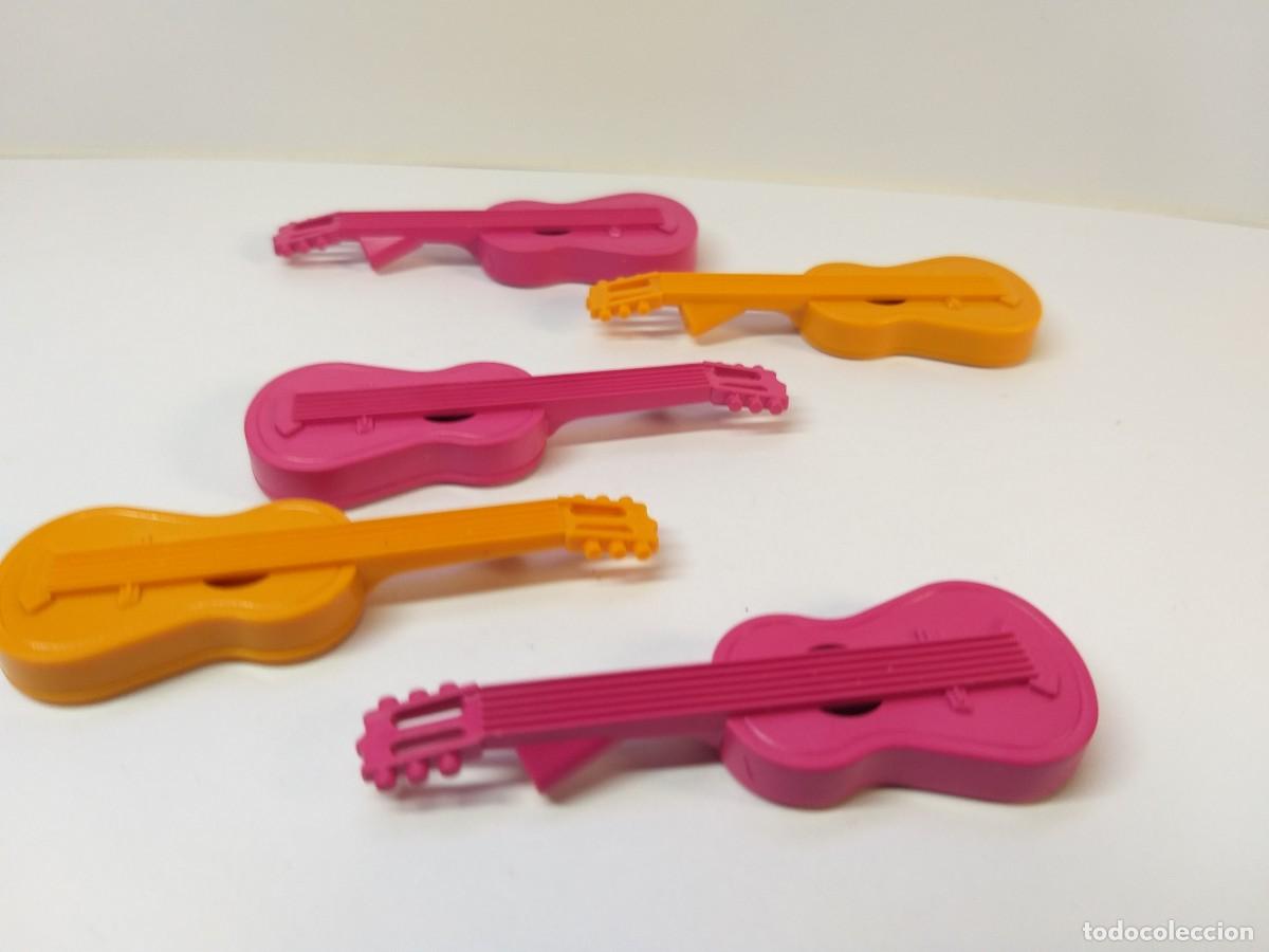 Playmobil: PLAYMOBIL - LOTE DE GUITARRAS - CITY, OESTE, ROMANO ETC..