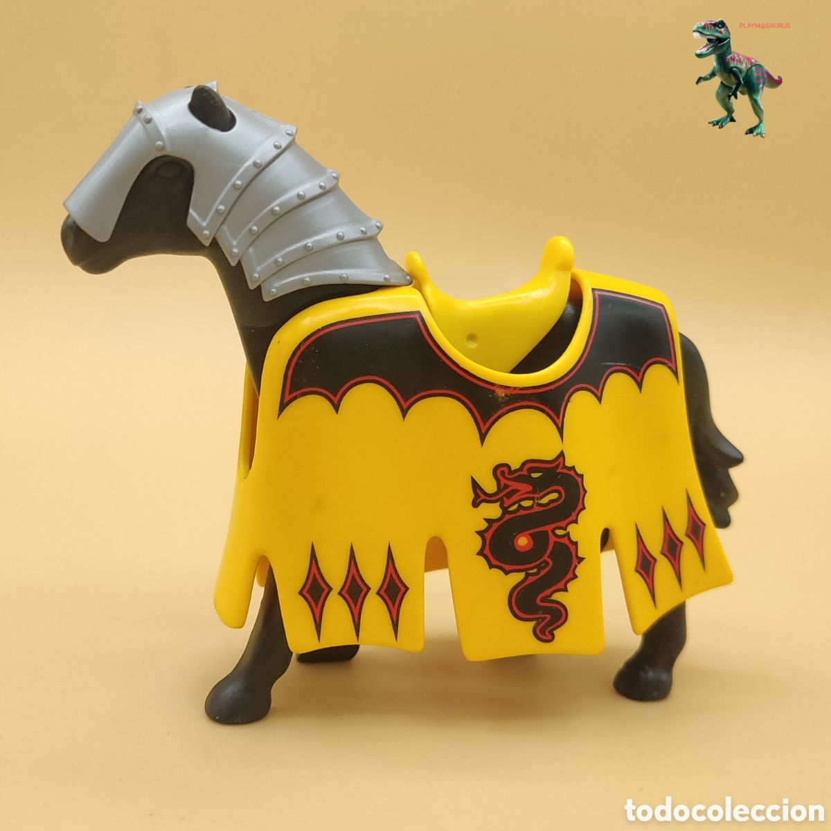 Playmobil: Playmobil caballo de batalla caballero medieval gualdrapa faldon casco dragon 4441