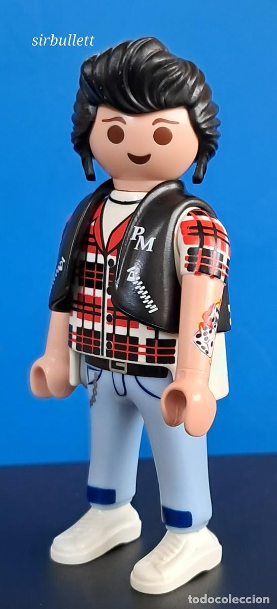 Playmobil: Figura hombre jugador de p&oacute;ker. Serie 16. Playmobil. Tatuajes Tup&eacute; patillas