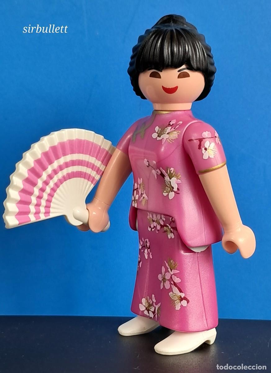 Playmobil: Figura mujer Geisha con abanico. Serie 16. Playmobil. Dama asi&aacute;tica
