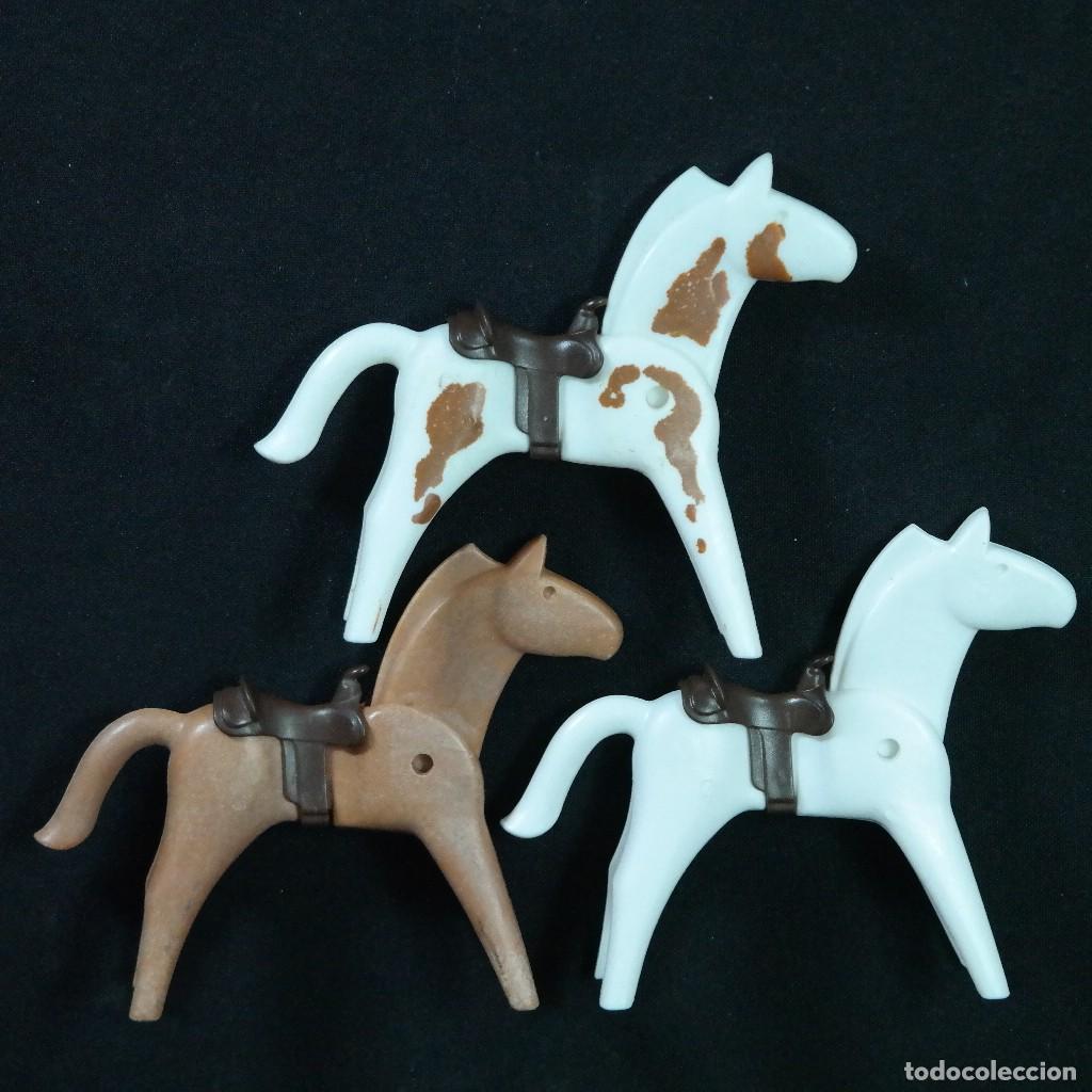 Playmobil: Playmobil tres caballos ☼
