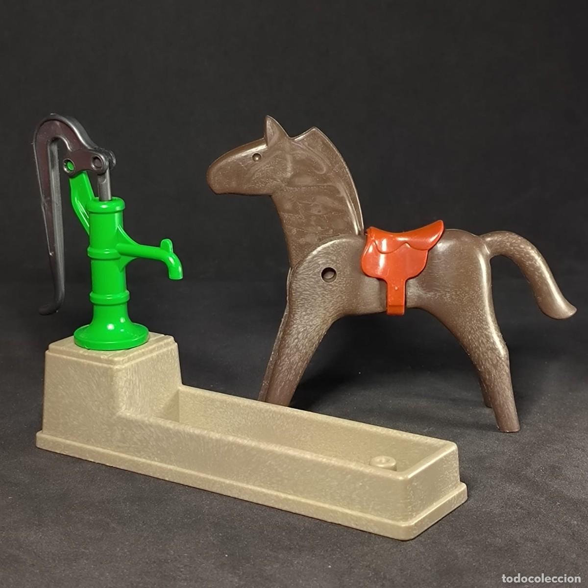 Playmobil: Playmobil abrevadero con caballo ☼