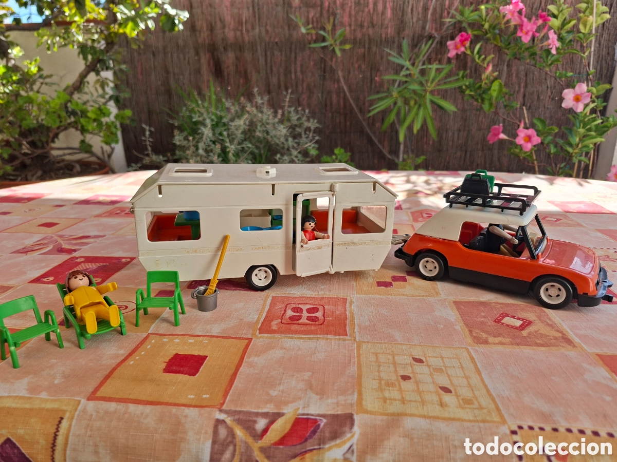 Playmobil: Playmobil Caravana coche mu&ntilde;ecos y accesorios ca 1977