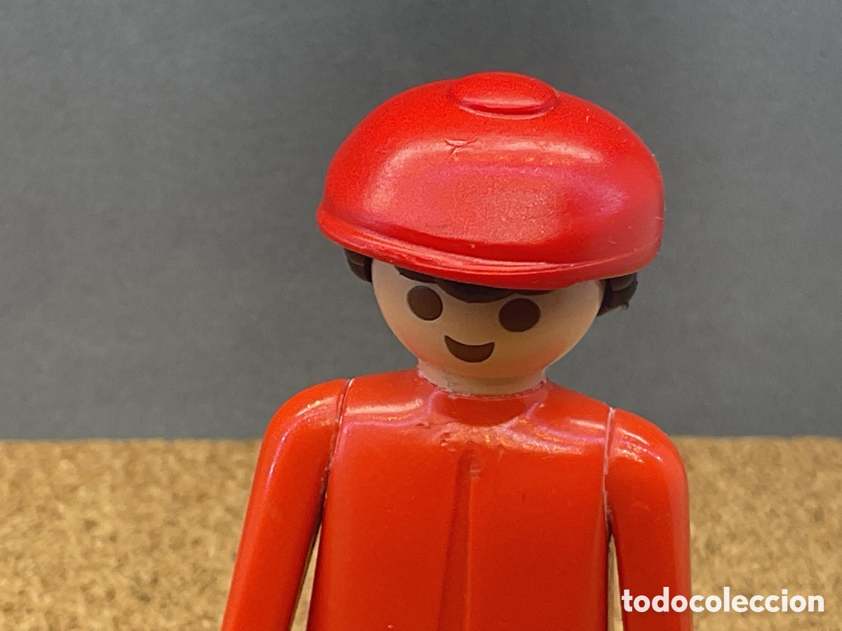 Playmobil: ACCESORIO PLAYMOBIL. GORRA COLOR ROJO ADULTO
