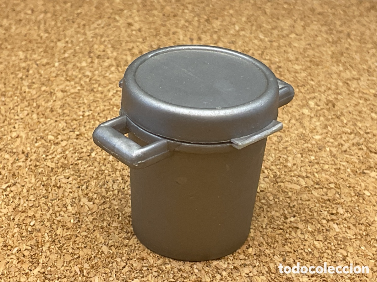 Playmobil: ACCESORIO PLAYMOBIL. CUBO GRANDE DE BASURA GRIS CON SU TAPA.
