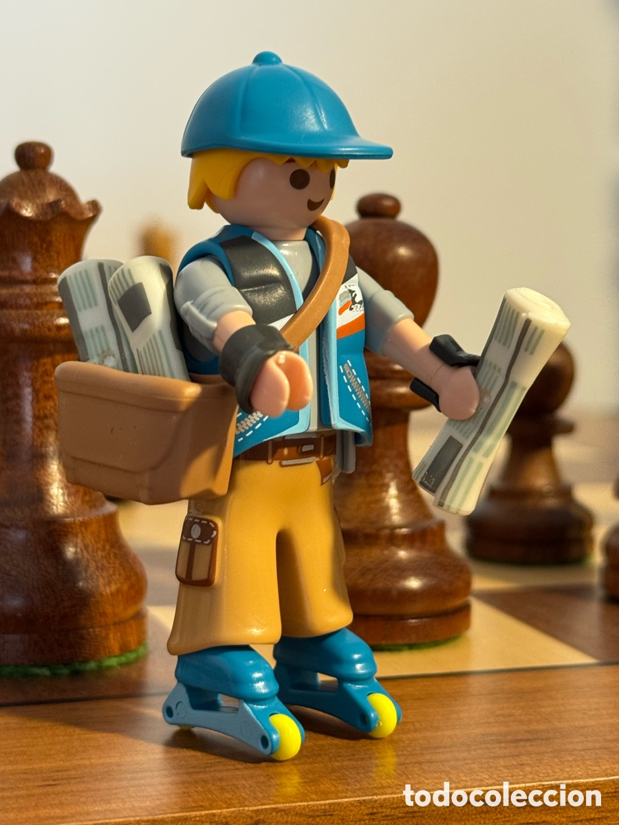 Playmobil: Playmobil 9332 Paperboy Repartidor Peri&oacute;dicos Serie 13