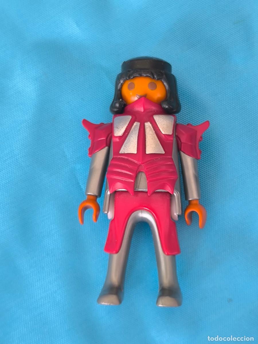 Playmobil: playmobil figura caballero medieval rojo piel mestiza armadura coraza castillo torneo vikingos