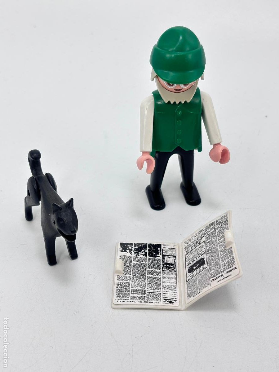 Playmobil: Playmobil 3769 figura abuelo granja con peri&oacute;dico y perro