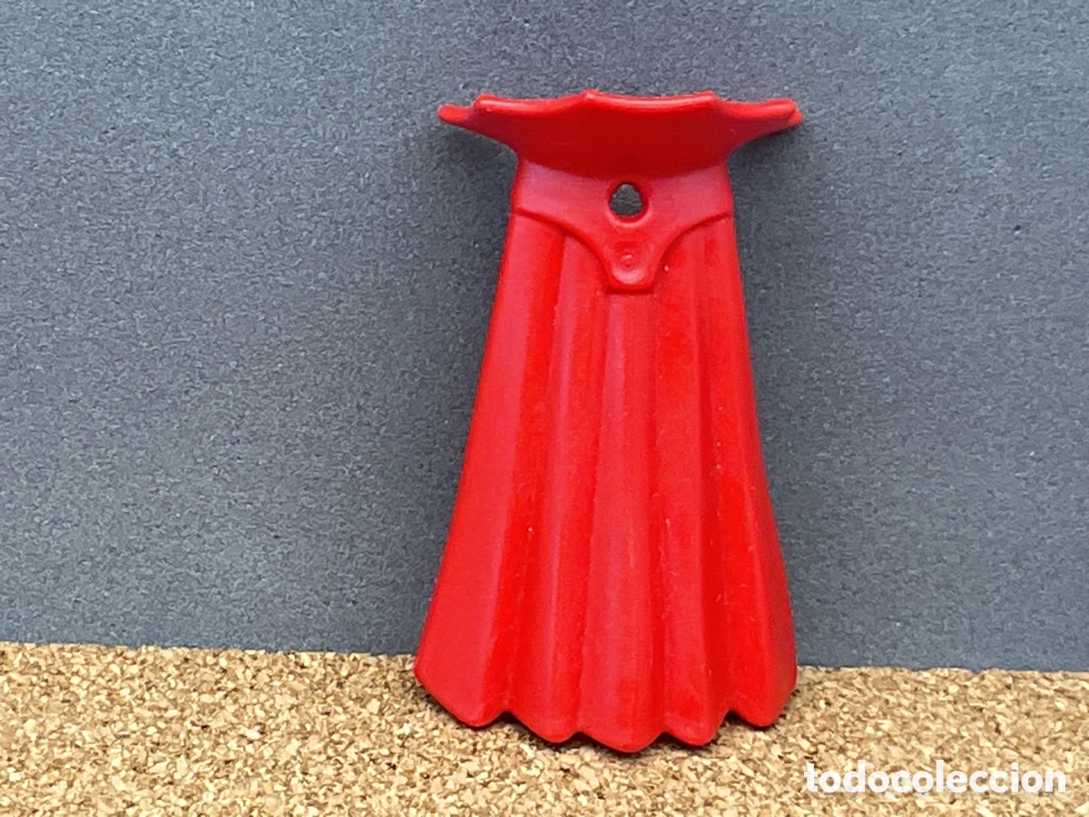 Playmobil: ACCESORIO PLAYMOBIL. CAPA LARGA COLOR ROJO.