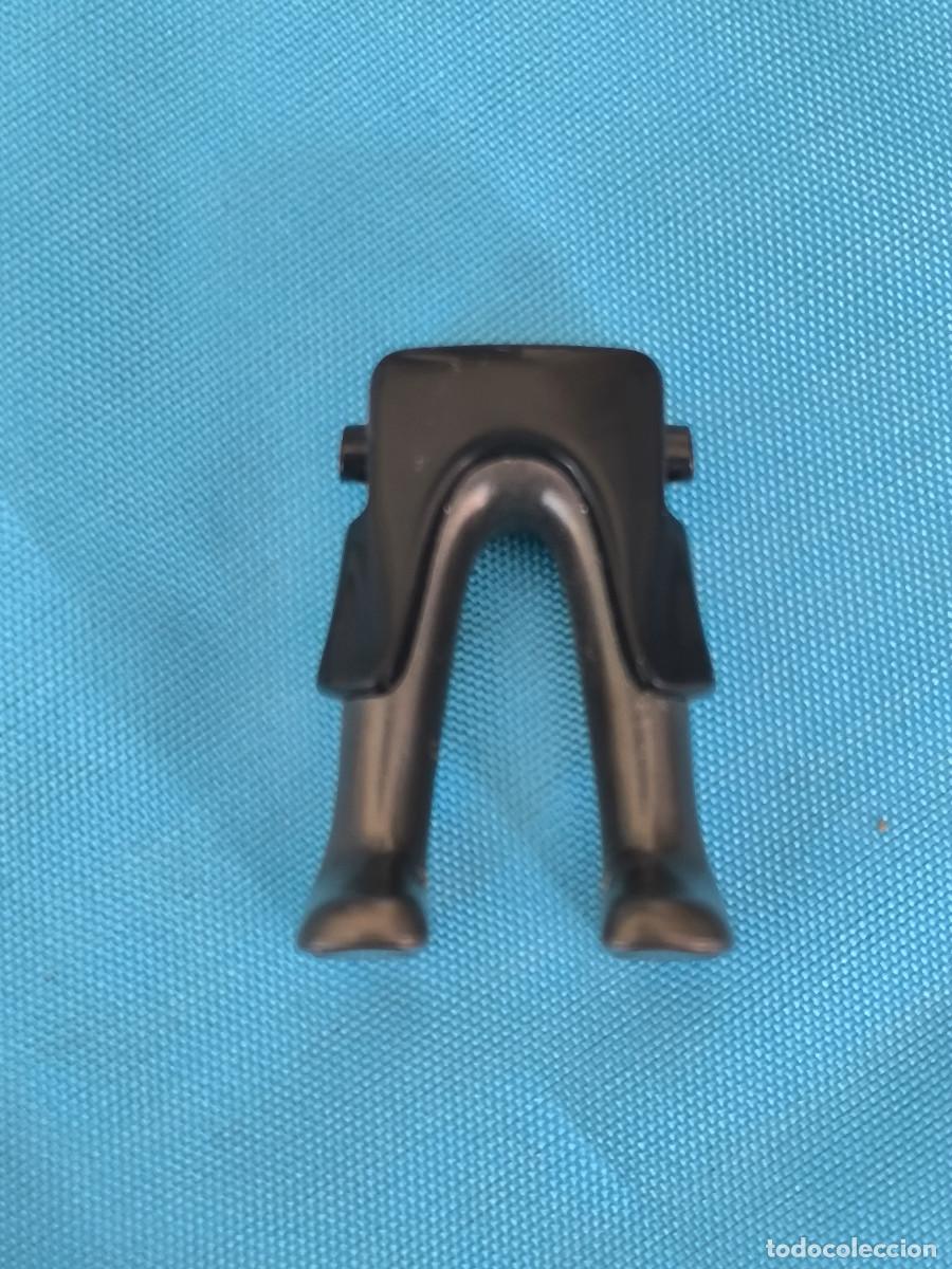 Playmobil: Playmobil piernas medievales fald&oacute;n negro coraza armadura antracita vikingos &aacute;rabes castillo