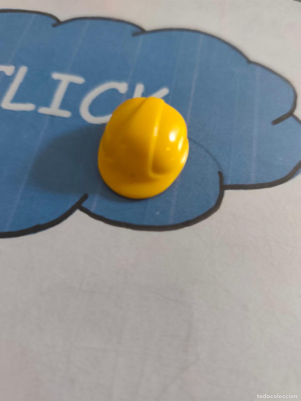 Playmobil: Playmobil repuesto casco amarillo - Foto 1