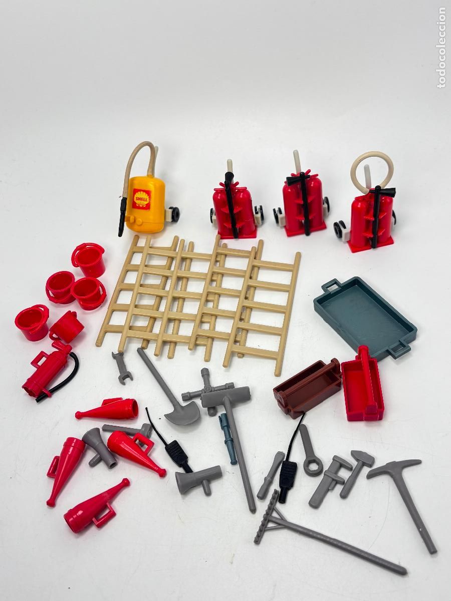 Playmobil: Playmobil lote herramienta extintor escalera bandeja cubo bombero