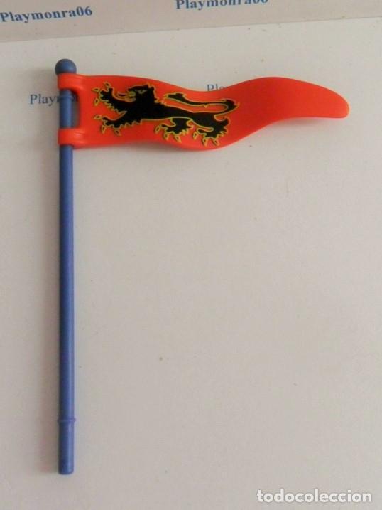 Playmobil: PLAYMOBIL P004 BANDERA ESTANDARTE BANDERIN ROJO LEON MASTIL AZUL