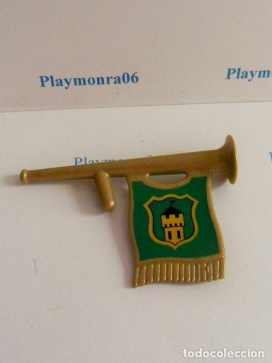 Playmobil: PLAYMOBIL P004 TROMPETA FAMFARRIA DORADA MEDIEVAL CON BANDERA CON TORRE CASTILLO