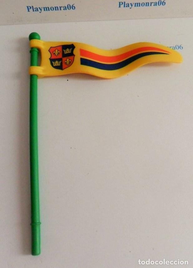 Playmobil: PLAYMOBIL P004 BANDERA ESTANDARTE BANDERIN MEDIEVAL ESCUDO Y RAYAS FONDO AMARILLO Y MASTIL