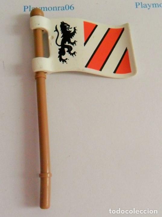 Playmobil: PLAYMOBIL P004 BANDERA ESTANDARTE BANDERIN MEDIEVALLEONE FONDO BLANCO ROJO Y MASTIL