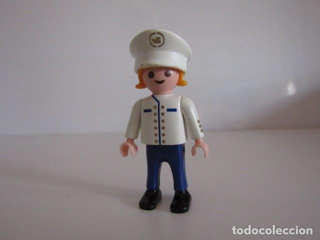 Playmobil: DIFICIL NI&Ntilde;A ESPECIAL DISFRAZADA O VESTIDA DE CAPITAN DE MERCANTE O AVION PLAYMOBIL