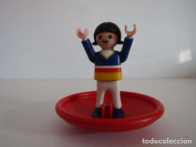 Playmobil: DIFICIL NI&Ntilde;O MODERNO CON JUEGO ROJO DE ZONA DE JUEGOS PLAYMOBIL