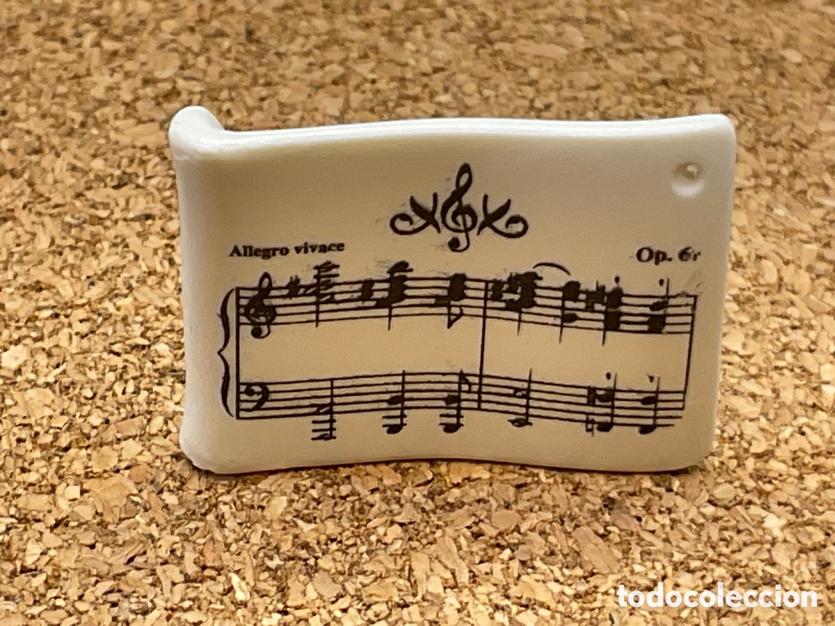 Playmobil: ACCESORIO PLAYMOBIL. PARTITURA DE M&Uacute;SICA.