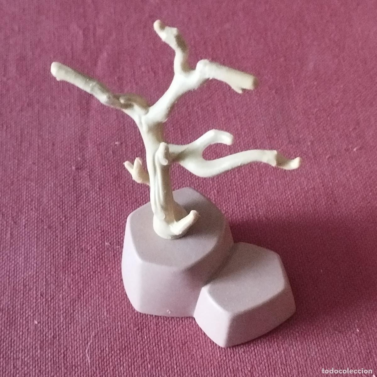Playmobil: TRONCO SECO DE ARBOL EN BASE DE ROCAS - VEGETACION - PLAYMOBIL