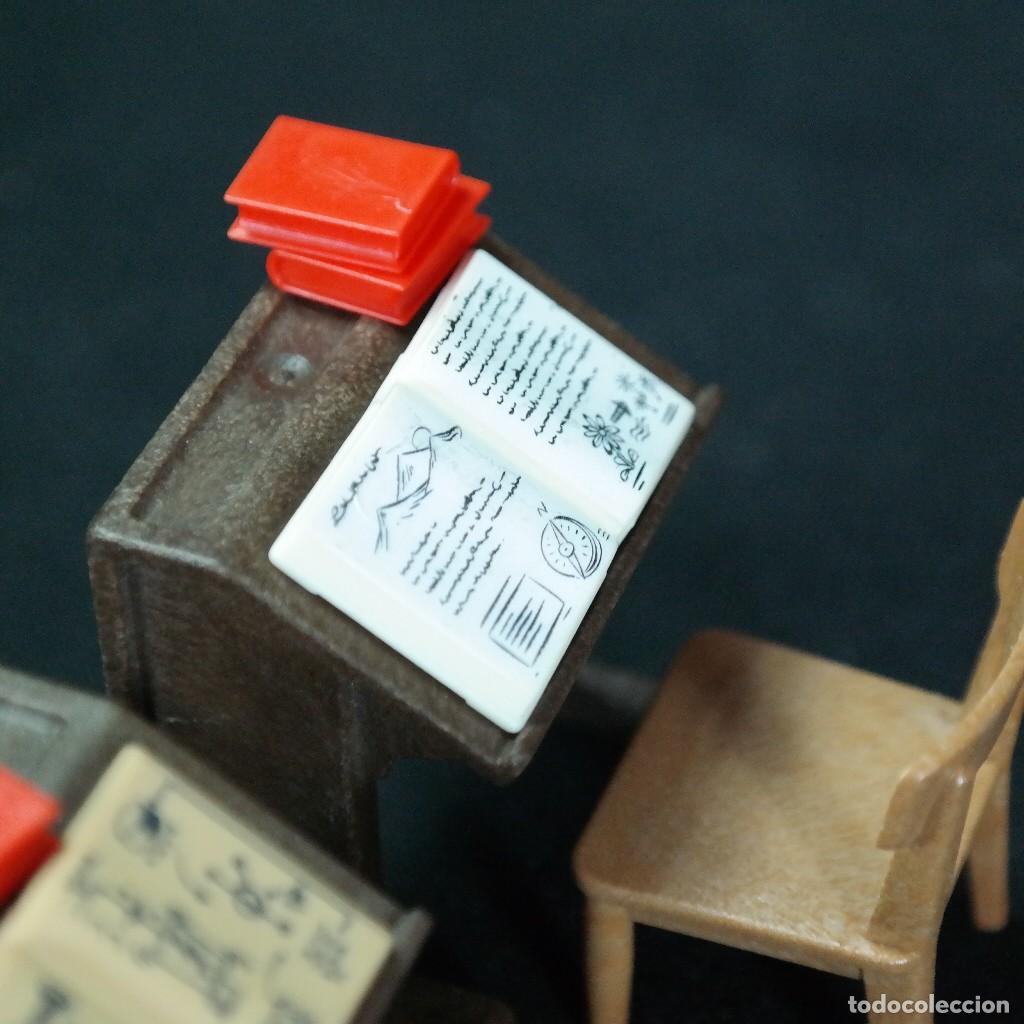 Playmobil: Playmobil dos pupitres con libros ☼ - Foto 2
