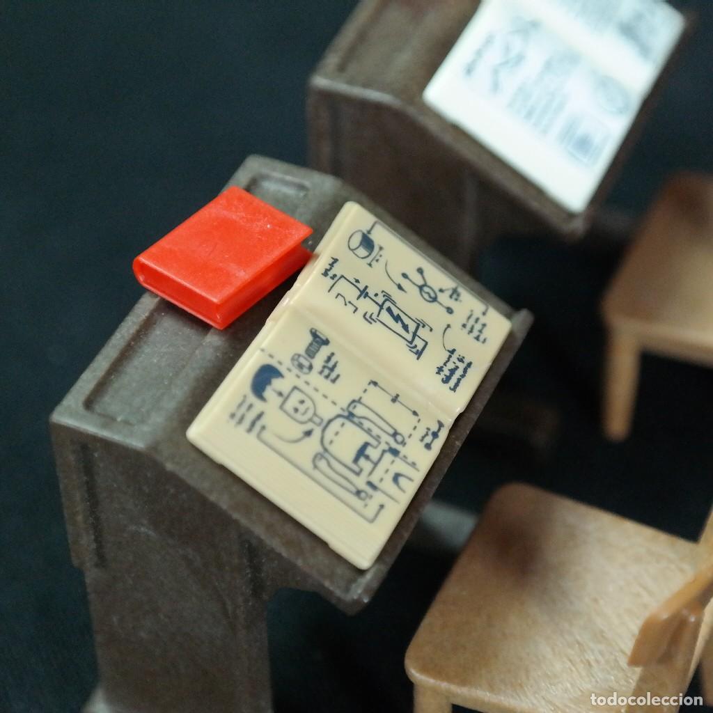 Playmobil: Playmobil dos pupitres con libros ☼ - Foto 3