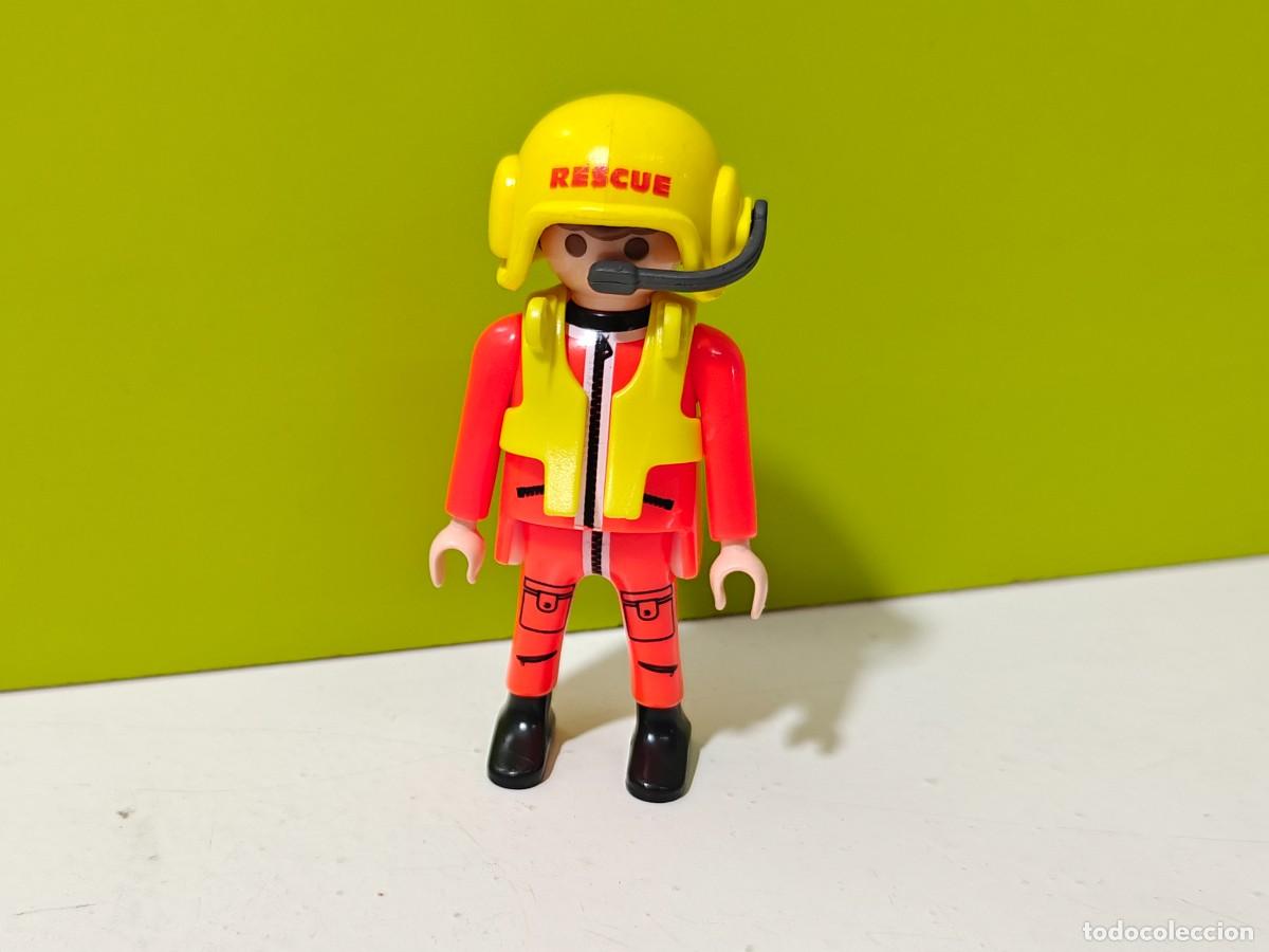 Playmobil: playmobil figura hombre piloto-sanitario helic&oacute;ptero de rescate, hospital, ambulancia, city...