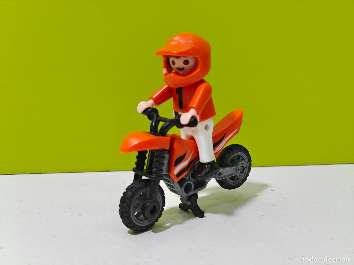 Playmobil: playmobil figura ni&ntilde;o en moto, colegio, parque, feria, guarder&iacute;a, city, hospital, competici&oacute;n, zoo.