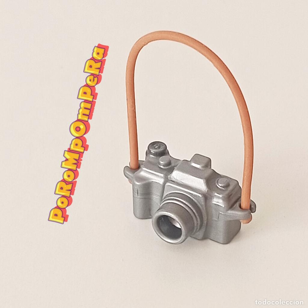 Playmobil: PLAYMOBIL c&aacute;mara fotogr&aacute;fica plateada con correa de goma marr&oacute;n fot&oacute;grafo fotos M9