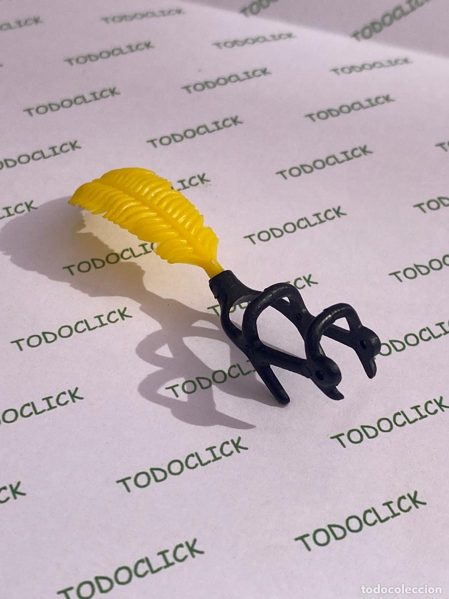 Playmobil: Playmobil cabezal caballo con pluma (pedido m&iacute;nimo 5&euro;)