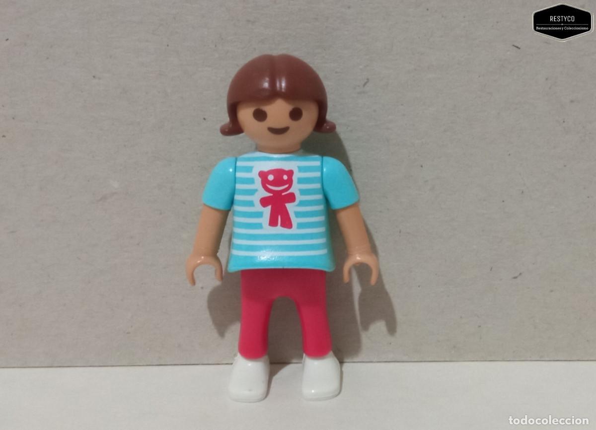 Playmobil: Playmobil - Figura Personaje Ni&ntilde;a Jersey Estampado Figura