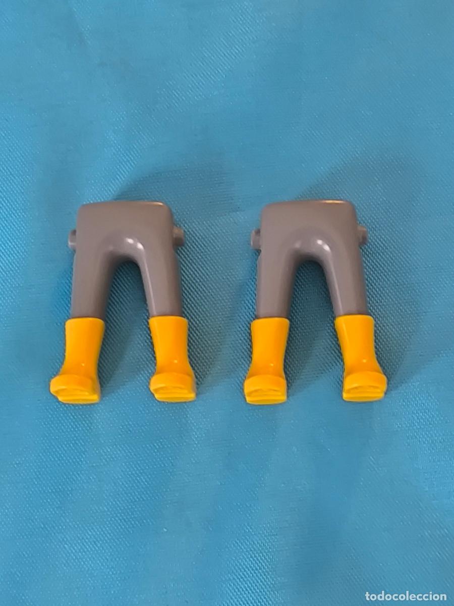 Playmobil: Playmobil lote 2 piernas pantal&oacute;n gris sudista bota agua amarilla city pirata oeste medieval vkingos