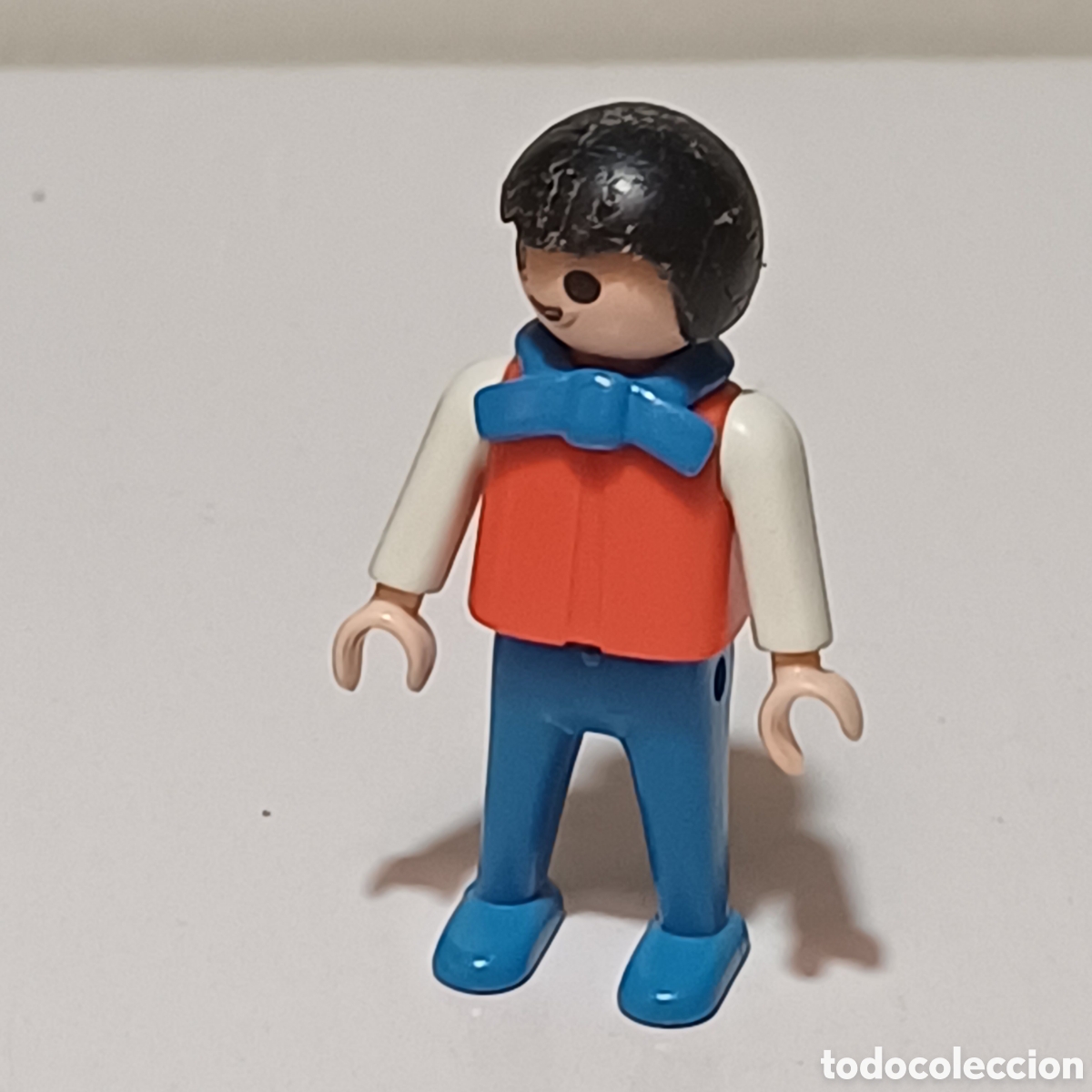 Playmobil: Figura Playmobil ni&ntilde;o victoriano con pajarita azul torso rojo piernas azules ref. 5311
