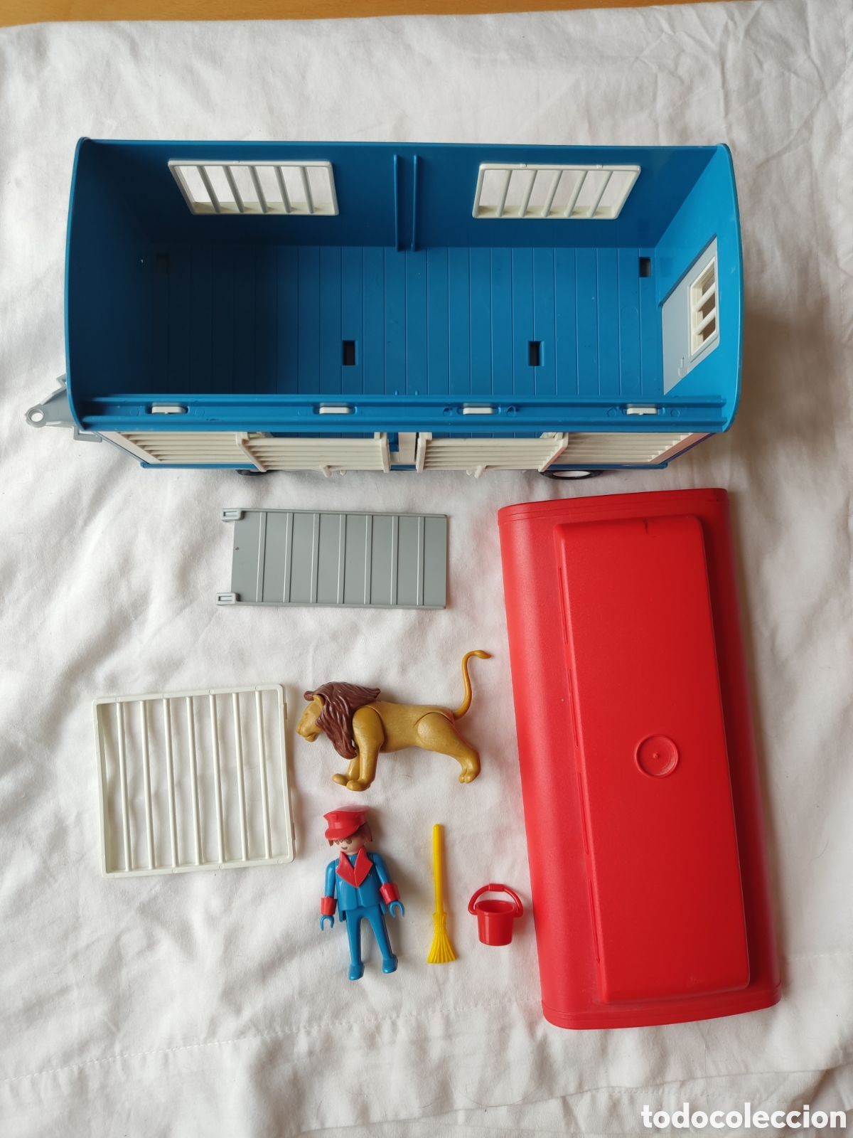 Playmobil: Playmobil 3514 vag&oacute;n de circo con le&oacute;n Famobil