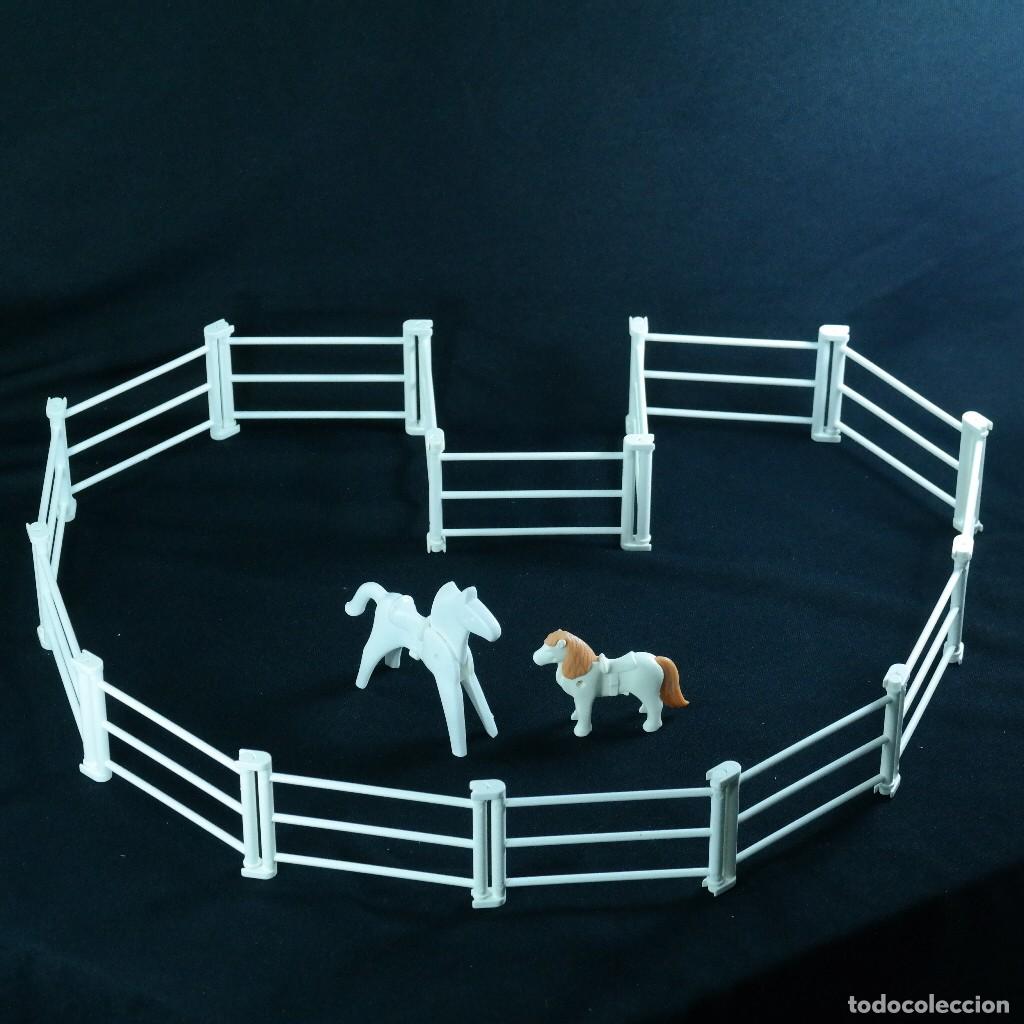 Playmobil: Playmobil cerco blanco con cabllo y pony ☼