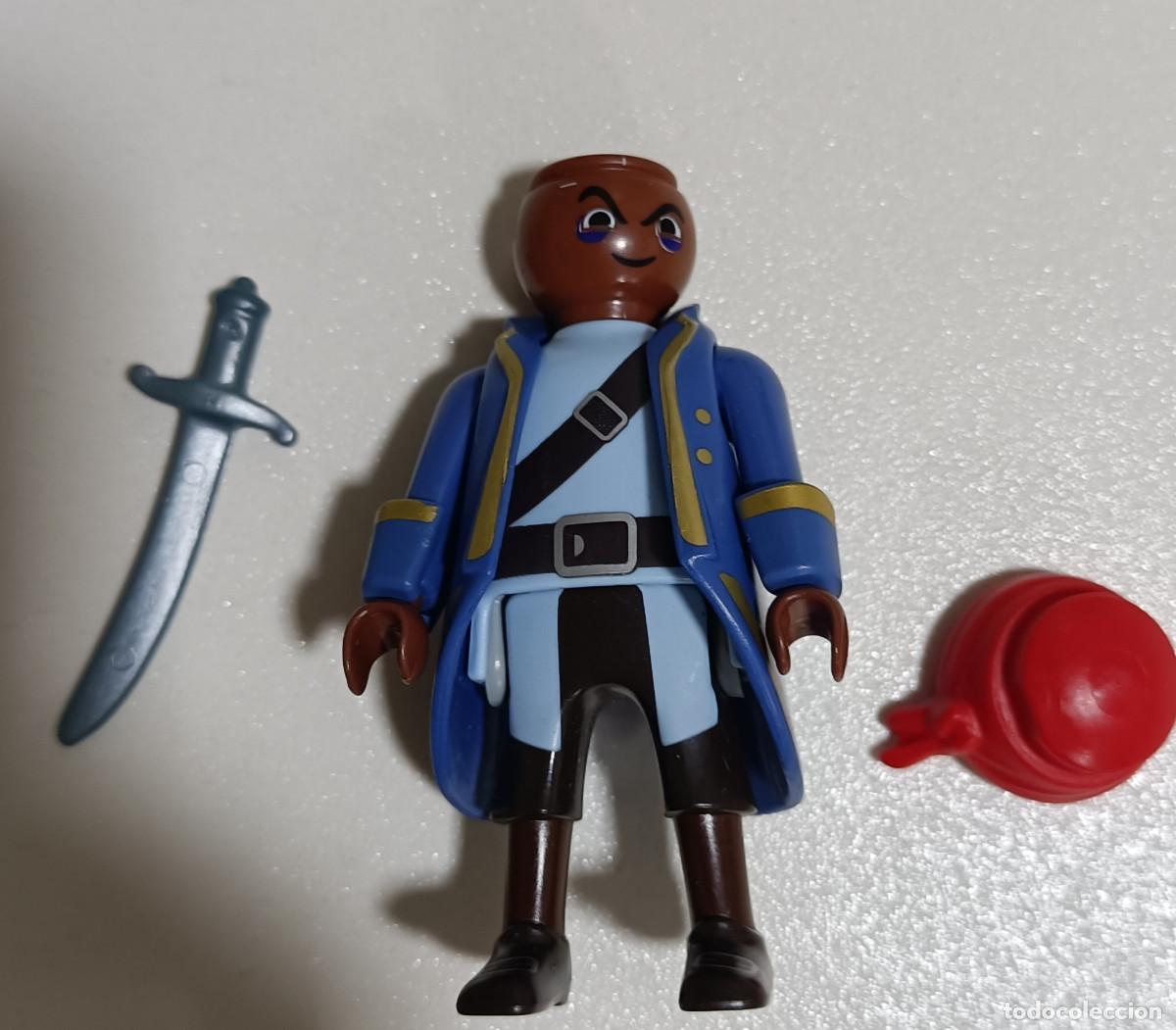 Playmobil: playmobil pirata pelicula negrito negro chaqueta azul pa&ntilde;uelo rojo espada botas