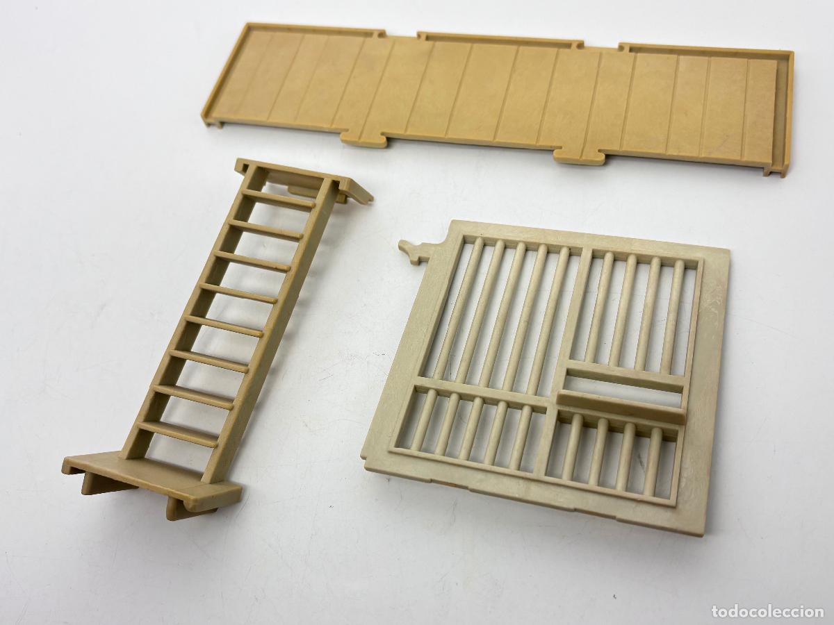 Playmobil: Playmobil 3423 3424 lote escalera pared reja c&aacute;rcel y base estrecha casa oeste