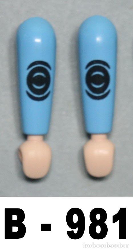 Playmobil: PLAYMOBIL 2 BRAZOS AZUL CLARO CON LOGO O ADORNO (B-981)