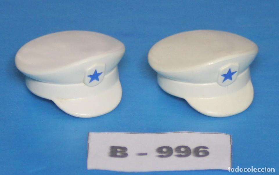 Playmobil: PLAYMOBIL 2 GORRAS DE PLATO BLANCAS CON ESTRELLA AZUL - BARCO MARINO PUERTO (B-996)