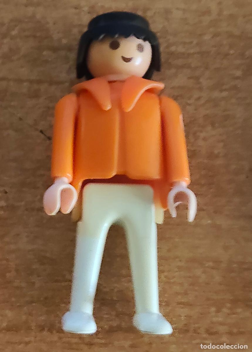 Playmobil: Geobra Playmobil de 1974, color naranja, pelo negro, cruz roja. - ambulancia - camillero