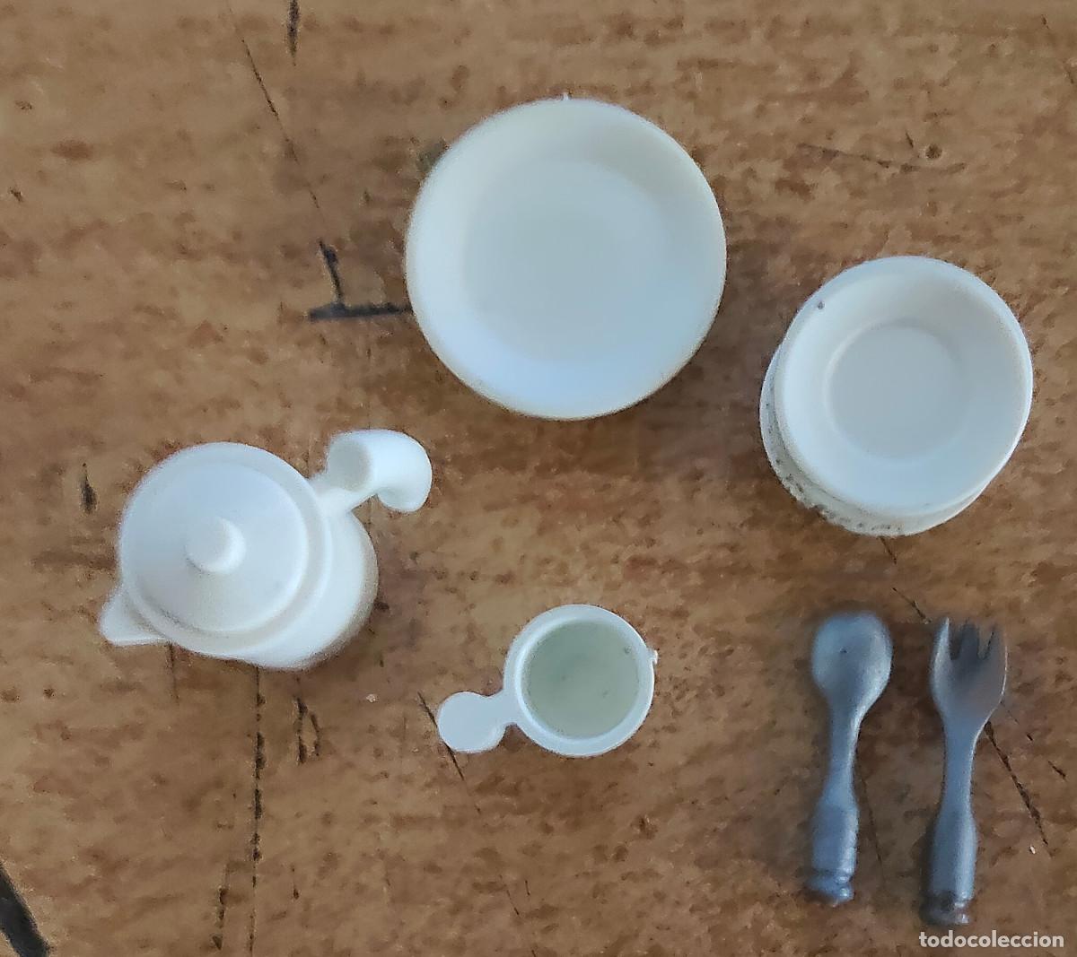 Playmobil: juego de vajilla y servicio de t&eacute; en miniatura para mu&ntilde;ecos (como los de Playmobil